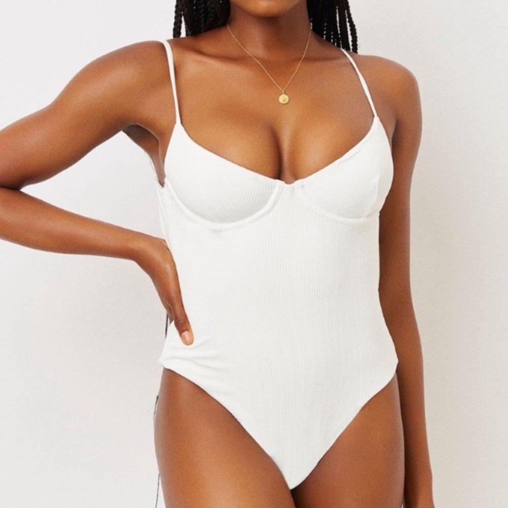 NWOT Frankie’s bikinis Marie Ribbed Underwire One Piece Swimsuit 14243